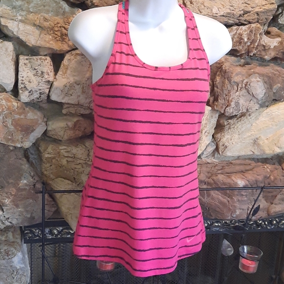 NIKE DRI FIT WORKOUT TOP SIZE M VGC! - Picture 11 of 11